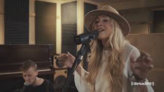 Madeline Merlo performs a &#39;Heart Of The Matter&#39; cover LIVE with SiriusXM Country