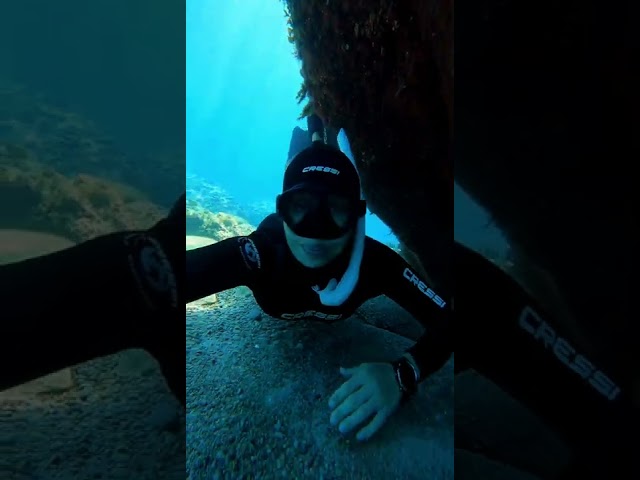 Vídeo relacionado con I Love Diving - Heart Diver Deep Cave Rescate en aguas abiertas Camiseta