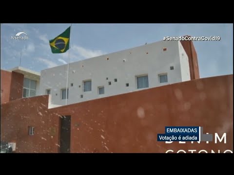 Adiada votação da PEC que permite a parlamentar acumular embaixada e mandato