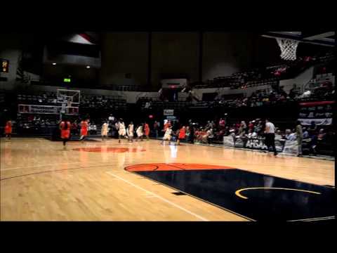 Cierra Johnson scores the go-ahead bucket for Blount