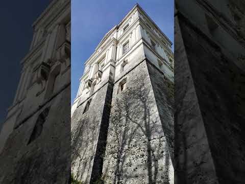 Royal Castle of Blois - its simplest and most elegant tower ?
