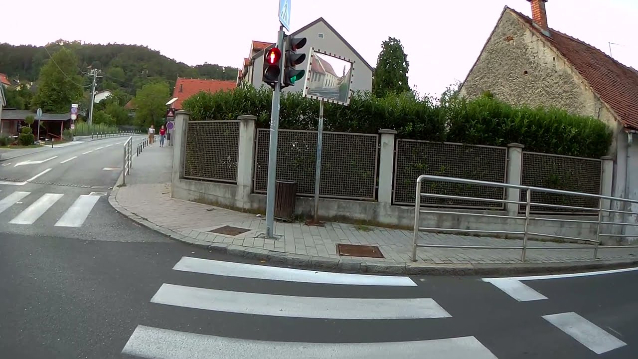 Samobor - Stražnička ulica i Osnovna skola Samobor #samobor #croatia