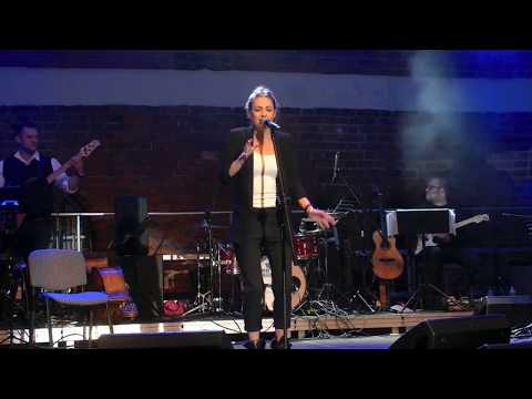 Alicja Juszkiewicz- Ogrzej mnie (Spotkania Zamkowe 2017)