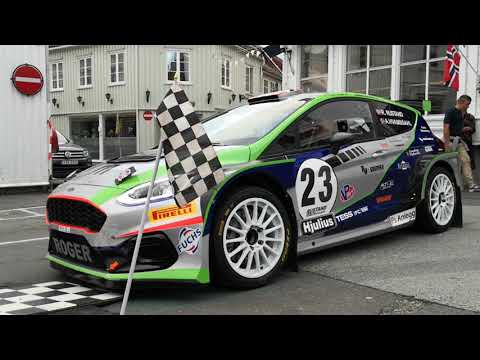 Ford Fiesta R5 MkII WRC drives on to the podium