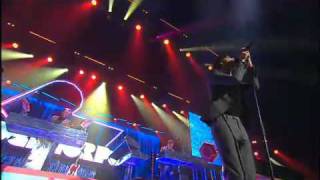 Mark Ronson &amp; Boy George - Somebody to Love Me (Orange RockCorps Live 2010)