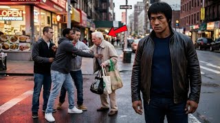 Bruce Lee Voit des Jeunes Harceler un Vieil Homme — Secondes Plus Tard, la Rue Devient Silencieuse