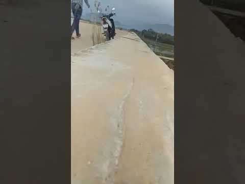 Ecco cosa fa allo scooter del nuovo fidanzato della sua Ex!!!