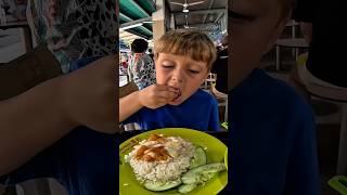 Chicken Rice Wins Over Singapore’s Pickiest Eater! 🍗🔥🇸🇬