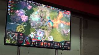 DK, iG and others watching Empire vs Alliance match @ Starladder Season IX LAN Finals