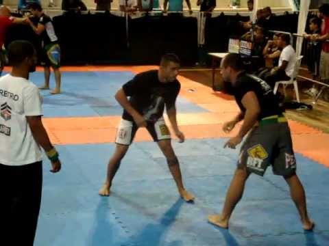 Saulo de Souza campeão da 1° copa Armory grappling 2011 - 1° luta