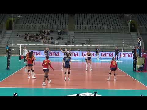 Lea Deak (setter) - Croatia vs Spain