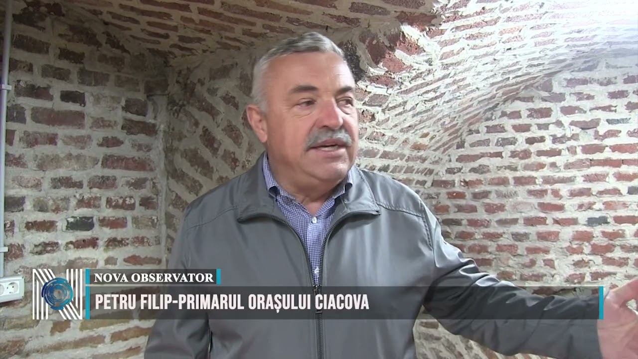 Vizitatorii, impresionați de Turnul de Apărare, simbolul Ciacovei