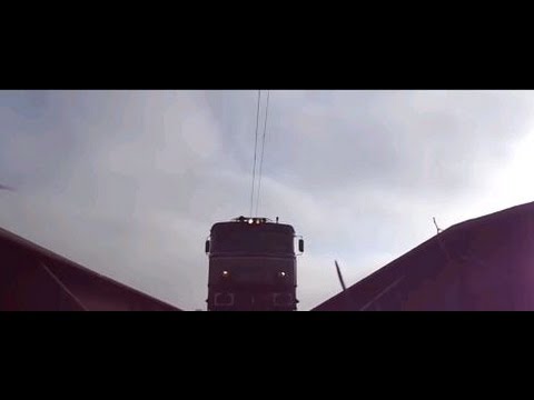 Tren de marfa vazut dintre sine, filmare de sub tren - 21.02.2015