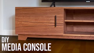 Mid-Century Modern TV Stand // DIY Woodworking