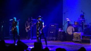Leiva - Afuera en la ciudad