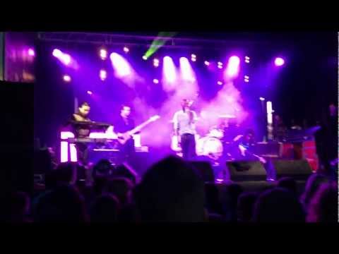 Dom, Lomp & Famous (live met band) @ Keizzerijk