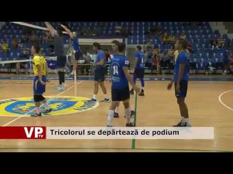Tricolorul se depărtează de podium