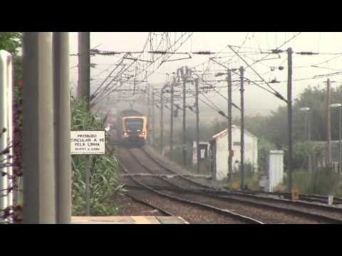 Comboios de Portugal Alfa Pendular 4000 EMU 4003 passes & 3400 EMU 3426 arrives at Granja Station