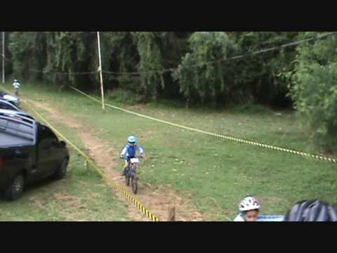 COPA PEDAL LEVE 2010 Largada 2a.parte dos Kids em ação e chegada.