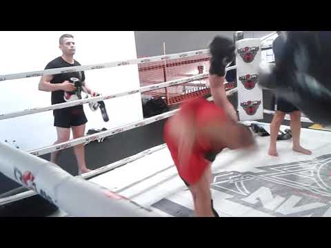 THAI BOXE PARMA  Saenchai techniques