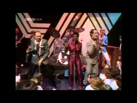 Darts - Daddy Cool/The Girl Can't Help It - TOTP 10th November 1977