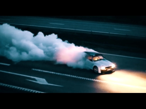 VIOLENT TURBO V8 BMW STREET BURNOUTS!