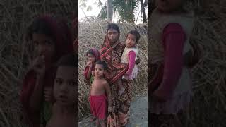 preview picture of video 'মেঘনা নদীগ্রাসে নি:স্ব একটি পরিবার ।।  A family destitute in the Meghna river'