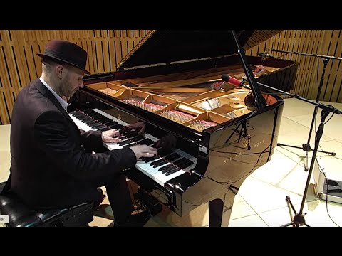 Promotional video thumbnail 1 for David Robertshaw Piano Artist