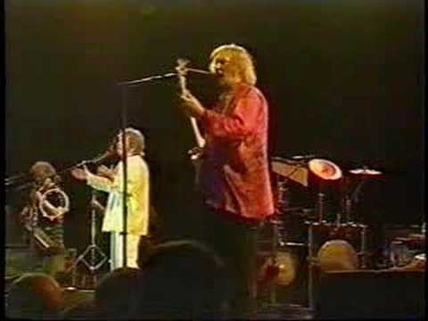 Yes In Camden '02 - "Yours Is No Disgrace" (Part 2)