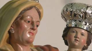 un-fiume-di-devoti-alla-processione-di-sant-anna