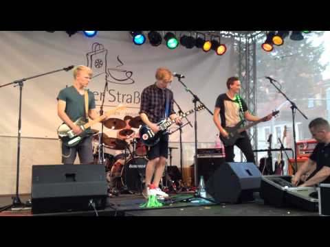 Toni Trash - Atme Aus