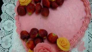 preview picture of video 'My second decorated cake - basket weave'