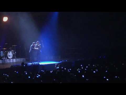 Manuel Carrasco Ft Carlos Torres - Yo te vi pasar - Palau Sant Jordi