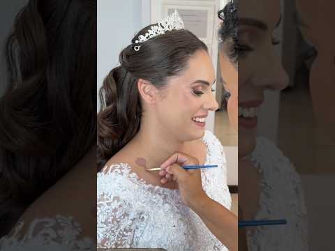 Minha noiva não queria “levar” a docinho pro casamento! Então….camuflamos ela! Rsrs #maquiagemnoiva