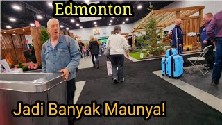 Home & Garden Show Edmonton.Di Belikan Kursi Goyang Oleh Suami. .