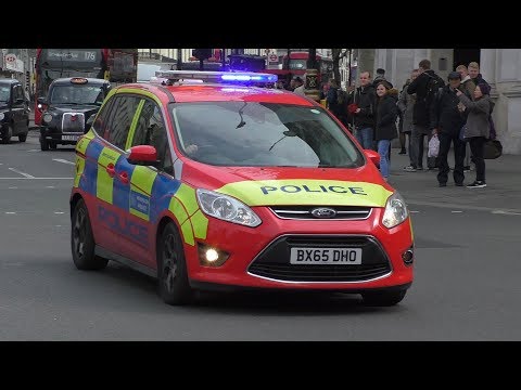 [Collection] Police vehicles and Ambulances responding code 3 in London