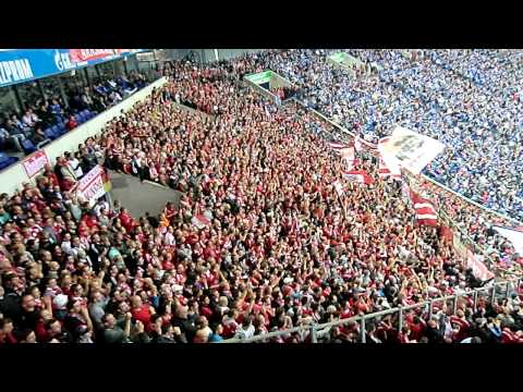 Ein Schuss ein Tor die Bayern. Auf Schalke in HD. Wir singen und tanzen auf jedem Fussballplatz !!!
