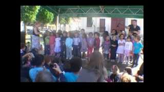 preview picture of video 'Fête d'amitié de la ferté sous Jouarre (L'école maternelle 1 )'