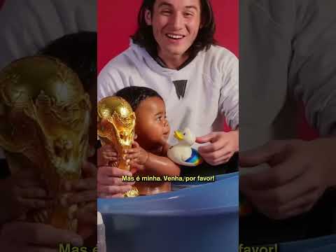 NÃO DÁ PRA OS DOIS FICAREM COM A TAÇA…Yamal e Messi querem levar esse “brinquedo” pra casa #shorts
