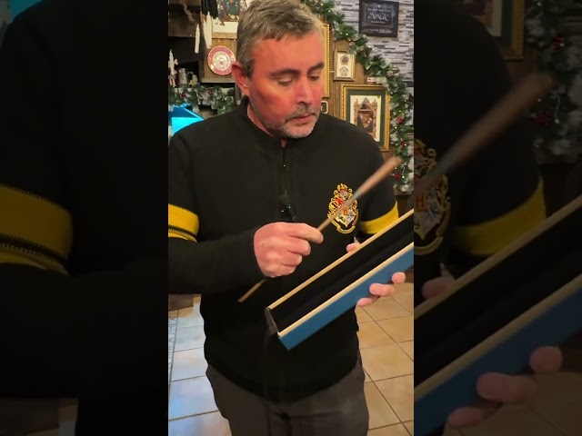 Vídeo relacionado con Cinereplicas Harry Potter - Pluma varita mágica - Licencia Oficial (Newt Scamander)