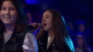 Download lagu The Voice Kids com Sofie, Matteo e Julia - Bohemian Rhapsody (Queen) (2017 Ao vivo) mp3