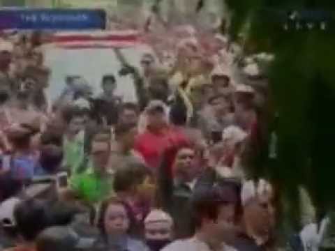 Lautan Manusia Yang Ikut Mengantar Alm. Olga Syahputra Ke Pemakaman