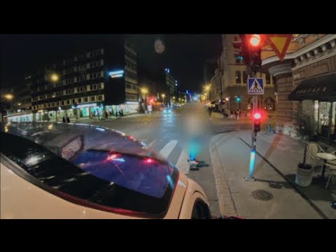 Skeittari vetää punaisia päin Turun poliisien edessä