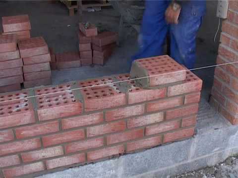 comment construire mur en brique