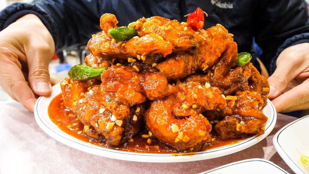 Korean Food Tour -  SHORT RIBS BBQ and Juicy FRIED CHICKEN on 14-Hour Incheon Airport Layover!