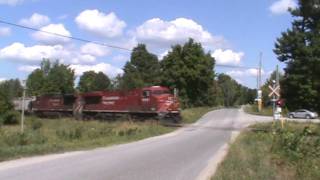 preview picture of video 'CP 8822 leading empty Ethanol train 634 past Bradshaw Road'