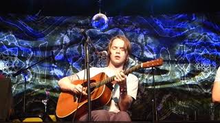 Billy Strings &quot;Along the Road&quot; Doc Watson Set