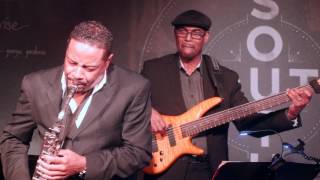 Kim Waters performing &quot;Heart Seeker&quot;