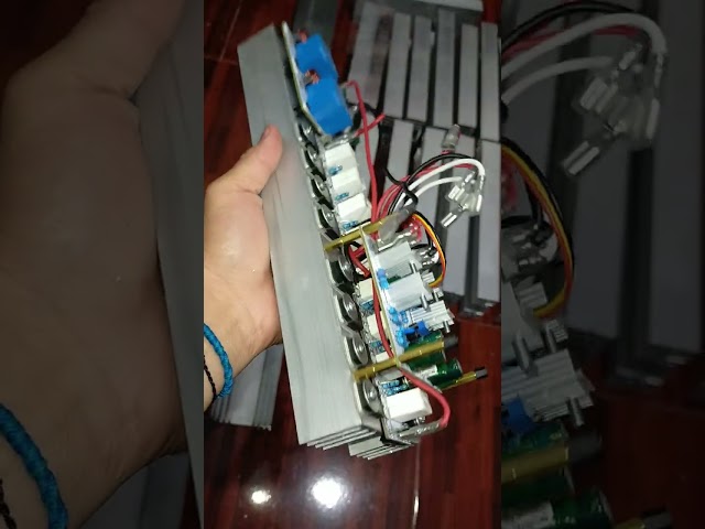 Vídeo relacionado con Radiador de Aluminio Disipador de Calor Transistor Amplificador de Alta Potencia para un Dispositivo Semiconductor con 16 pcs Fins 3.93 "x 2.36" X 0.39 "