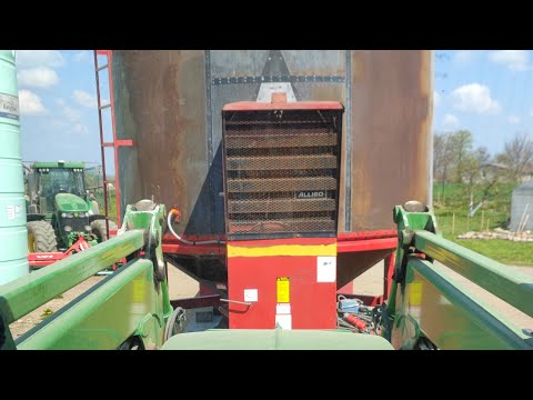 Demontaż żmijki od suszarni i zabieg na opadanie płatka w rzepaku